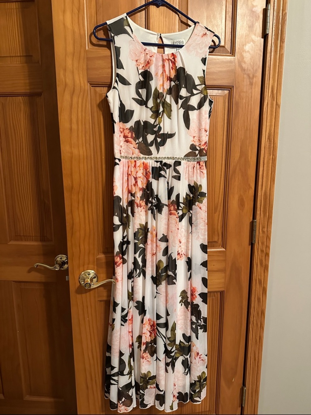 Floral Sleeveless Maxi Dress in White and Pink worn once like new
